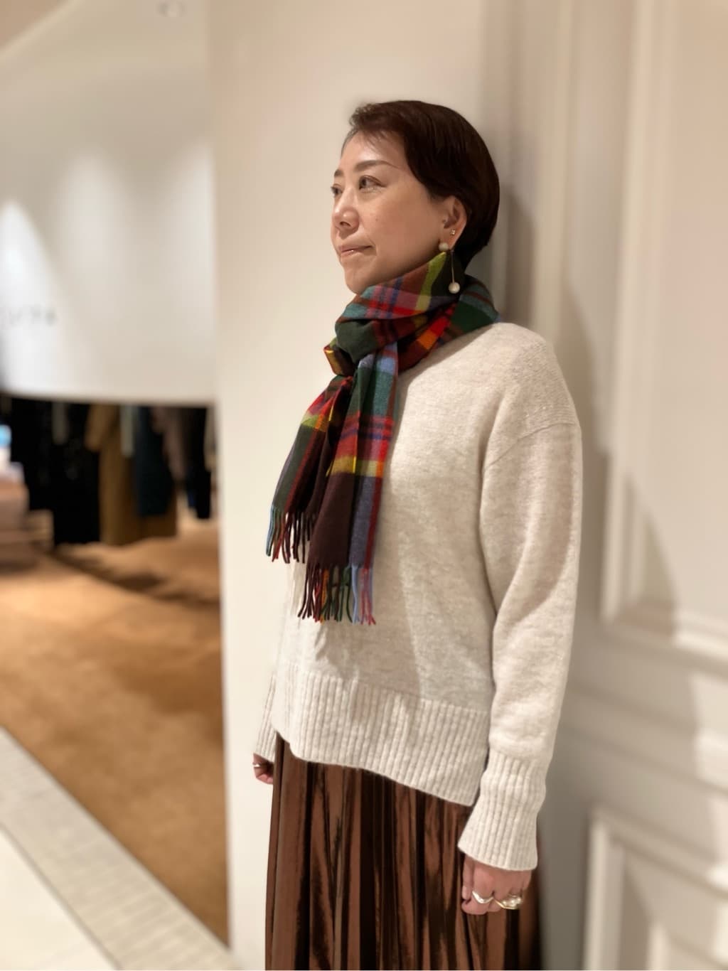 TAJIさんの「DRESSTERIOR｜◆【洗える/ストレッチ性/オンオフ】箔プリントプリーツスカート」を使ったコーディネート
