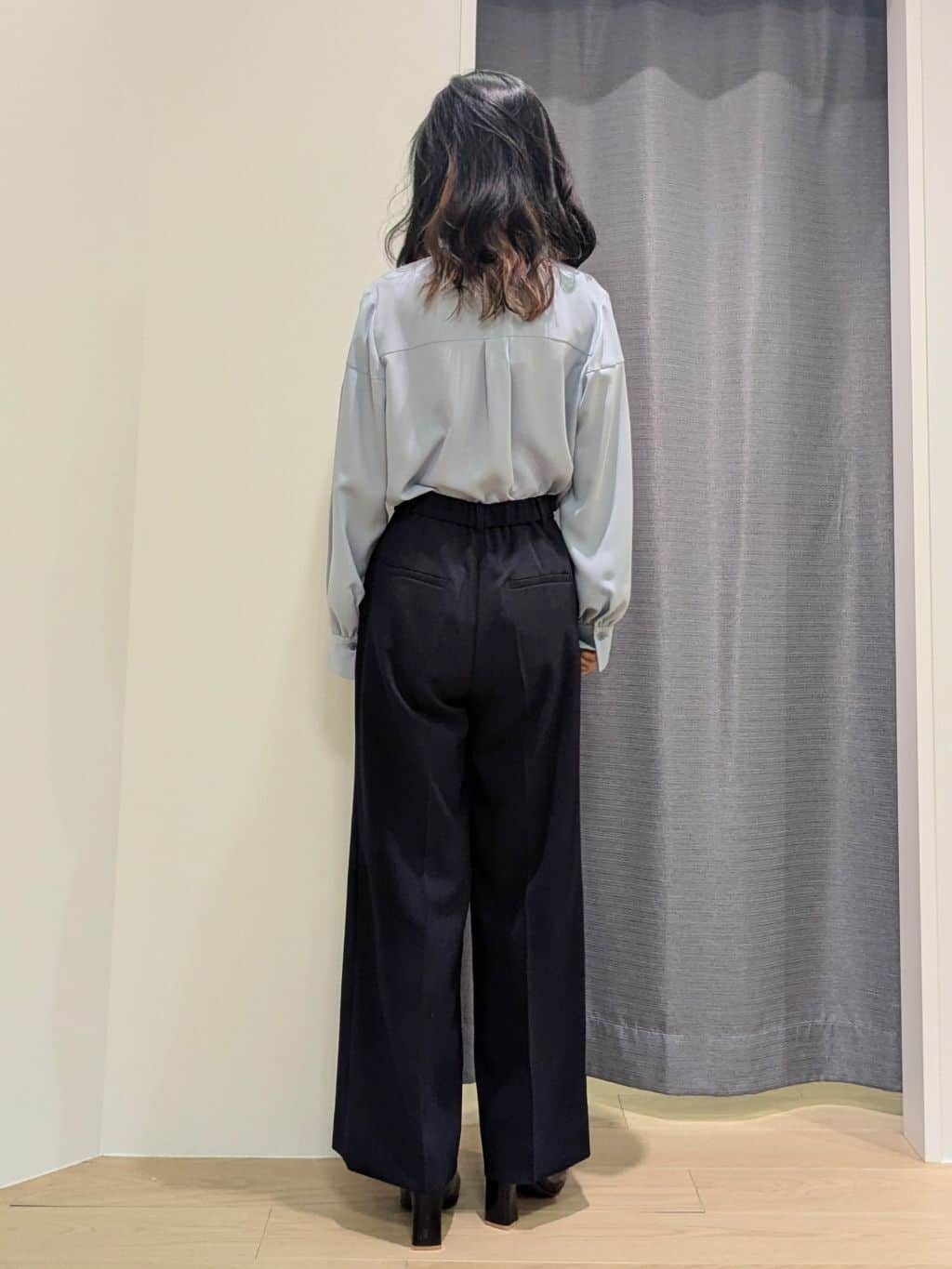 miiさんの「INDIVI｜【洗える／通勤／スーツ】メランジストレッチ ワイドパンツ」を使ったコーディネート