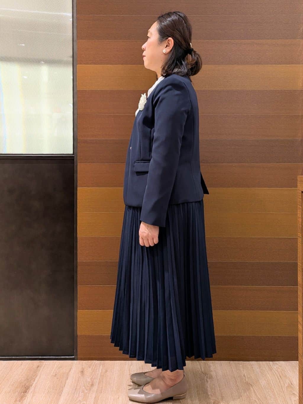 むっちゃんさんの「OPAQUE.CLIP｜《通勤／セットアップ対応》 パイピングVネックジャケット【洗濯機OK】」を使ったコーディネート