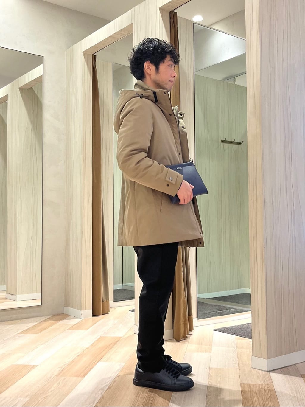 URAさんの「TAKEO KIKUCHI｜【JUST ONE LAYER】ダウンファブリック イージーパンツ」を使ったコーディネート