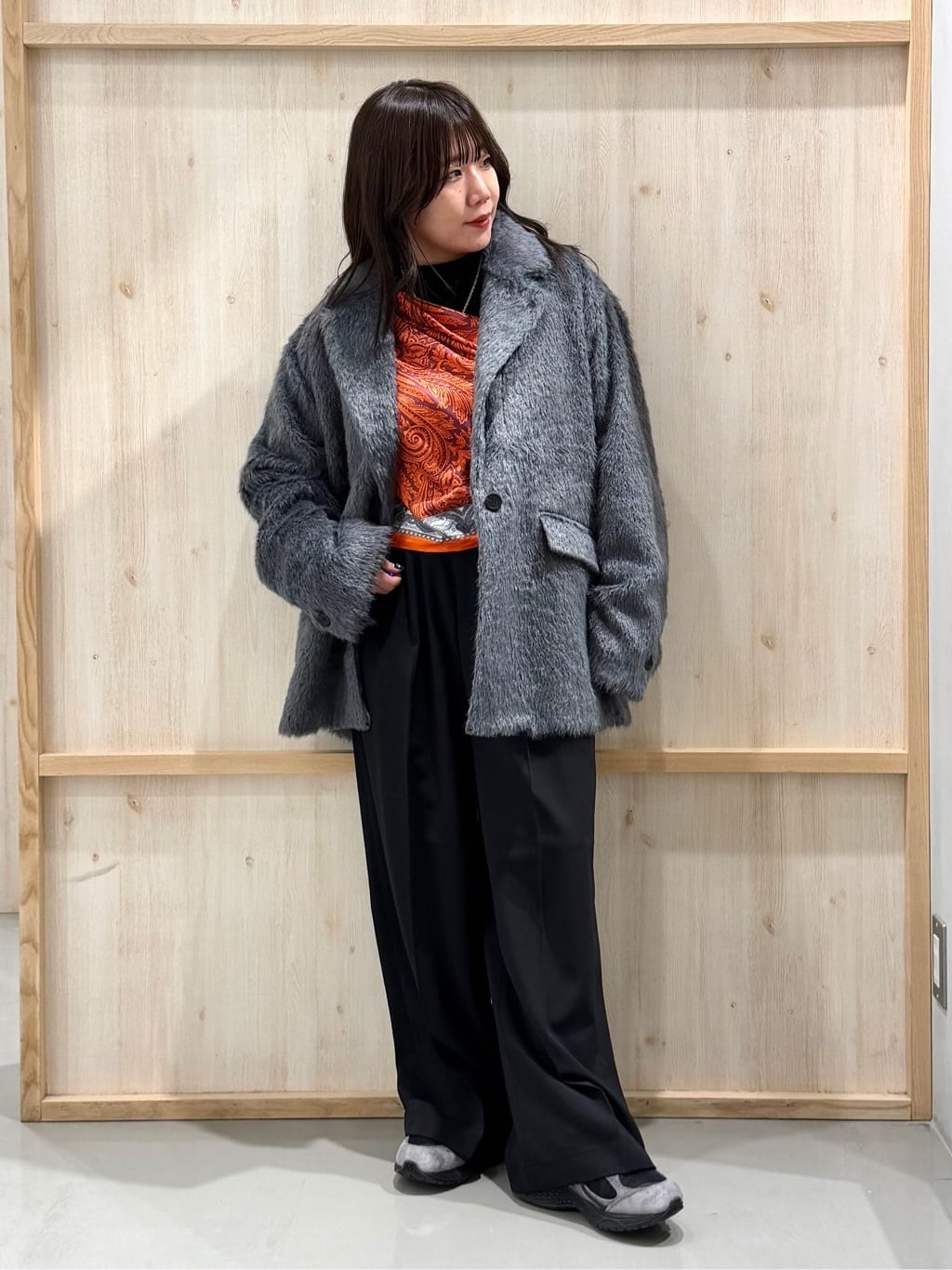 nanaさんの「THE SHOP TK｜纏うだけで大人上品 シャギーチェスターハーフコート」を使ったコーディネート