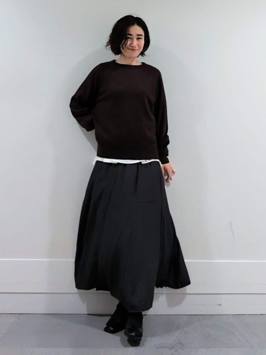ミズタさんの「UNTITLED｜【8色展開／コンパクト丈】レーヨン混 コクーンニット」を使ったコーディネート