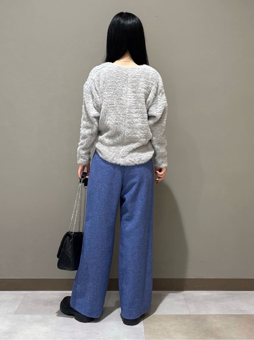 KEIKOさんの「INDIVI｜【名品／撥水／抗菌防臭】ショート丈リサイクルダウンコート」を使ったコーディネート