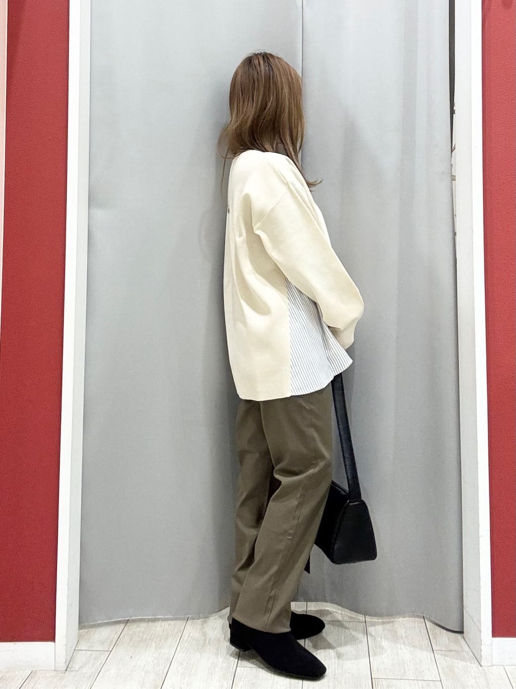 shioさんの「SHOO･LA･RUE｜【洗濯機可/S-LL/体型カバー】横姿もきれい見え スポンディッシュ Aライントップス」を使ったコーディネート