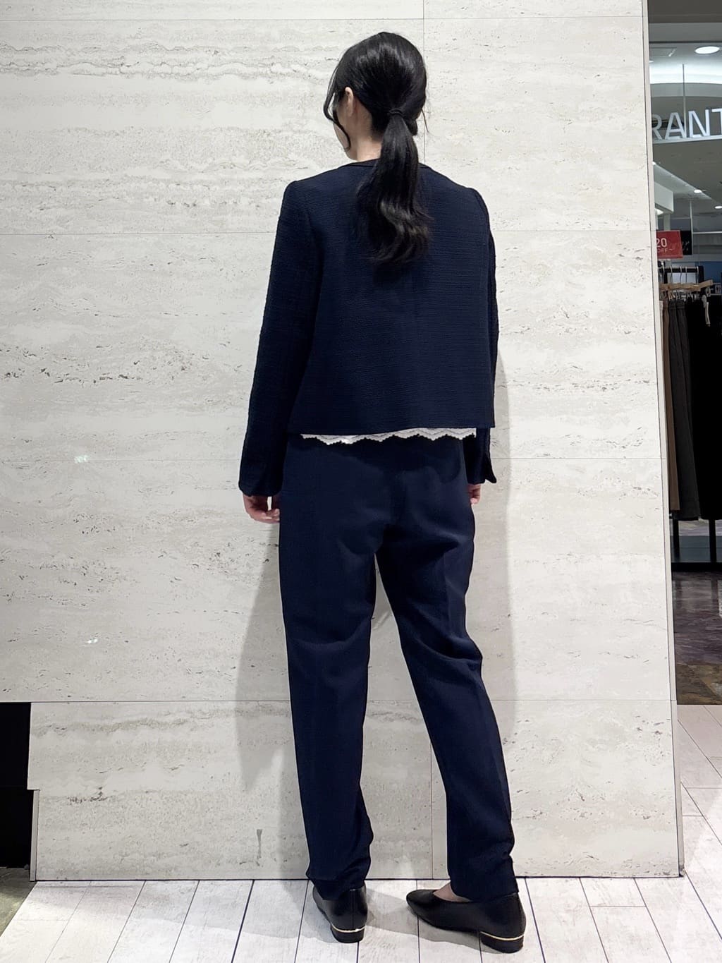 かほさんの「OPAQUE.CLIP｜《通勤対応》レースブラウス【洗濯機OK】」を使ったコーディネート