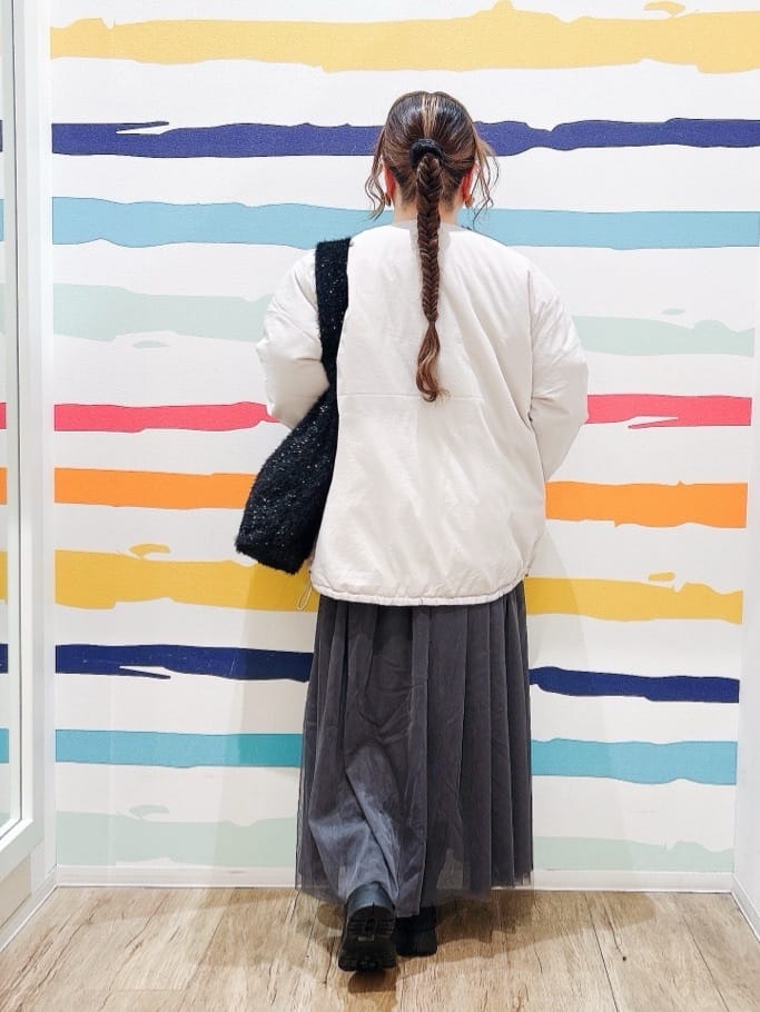 Peeさんの「SHOO･LA･RUE｜【選べる4柄】ふわふわ ロングフェザーニット」を使ったコーディネート