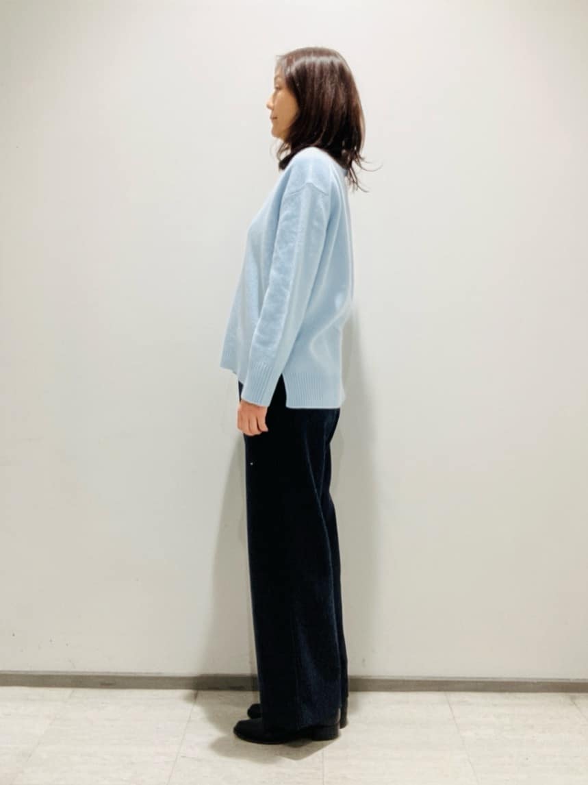 fujiさんの「INDIVI｜【冬ニット人気NO．1！／カシミヤ混】ミドルゲージハイネックニット」を使ったコーディネート