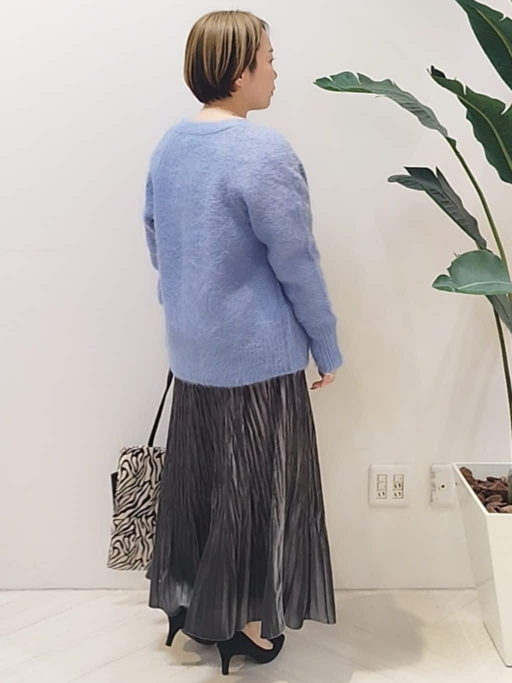 s u g iさんの「UNTITLED｜【ゆったり】アルパカ混シャギー カーディガン」を使ったコーディネート