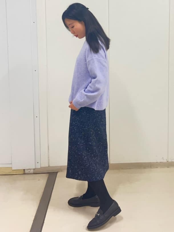 Rihoさんの「Reflect｜【選べる5色／ゆったりシルエット】Vネックスパンコールニット」を使ったコーディネート