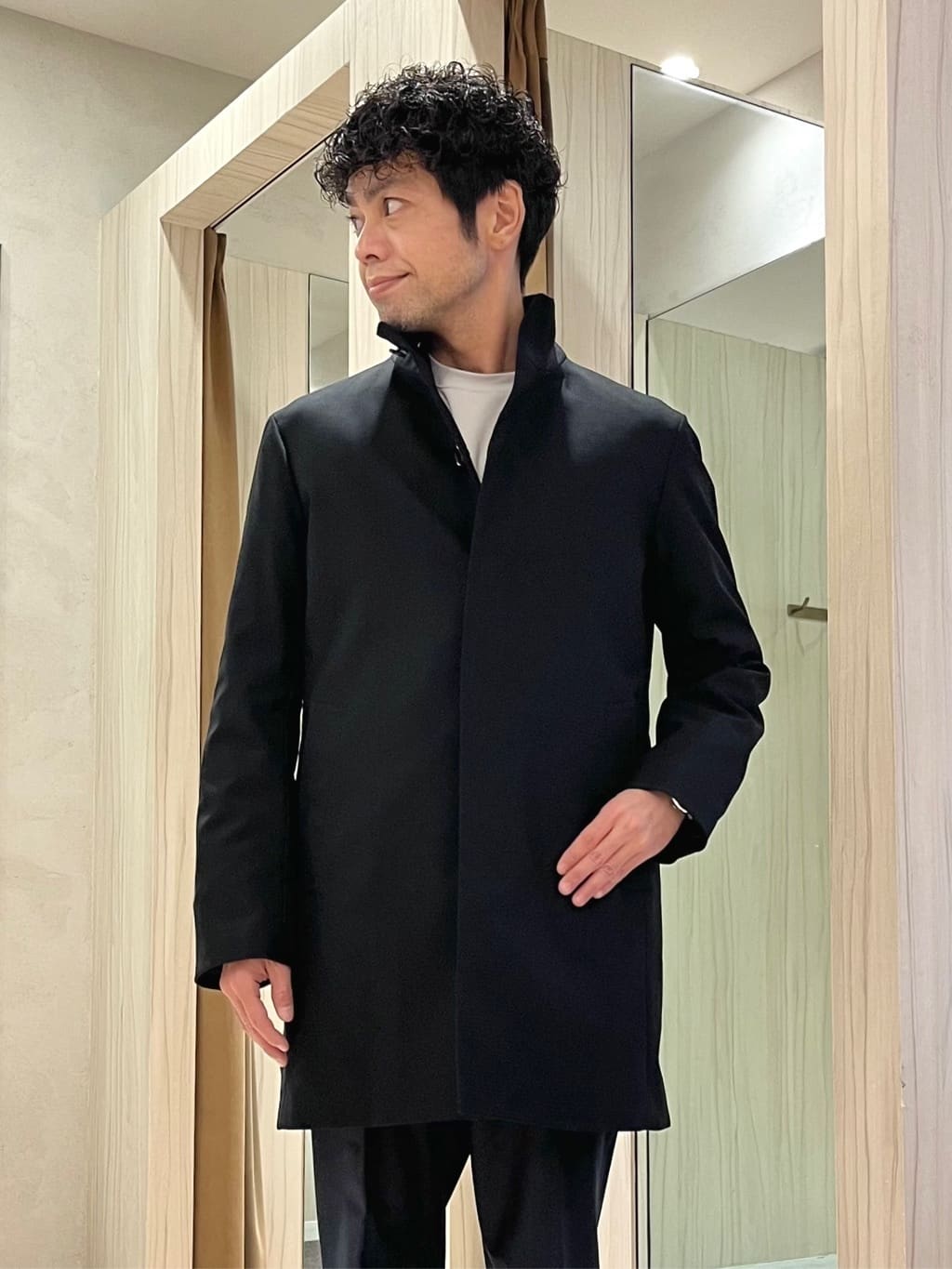 URAさんの「TAKEO KIKUCHI｜【ダウンライナー付き】ドビースタンドカラーコート」を使ったコーディネート