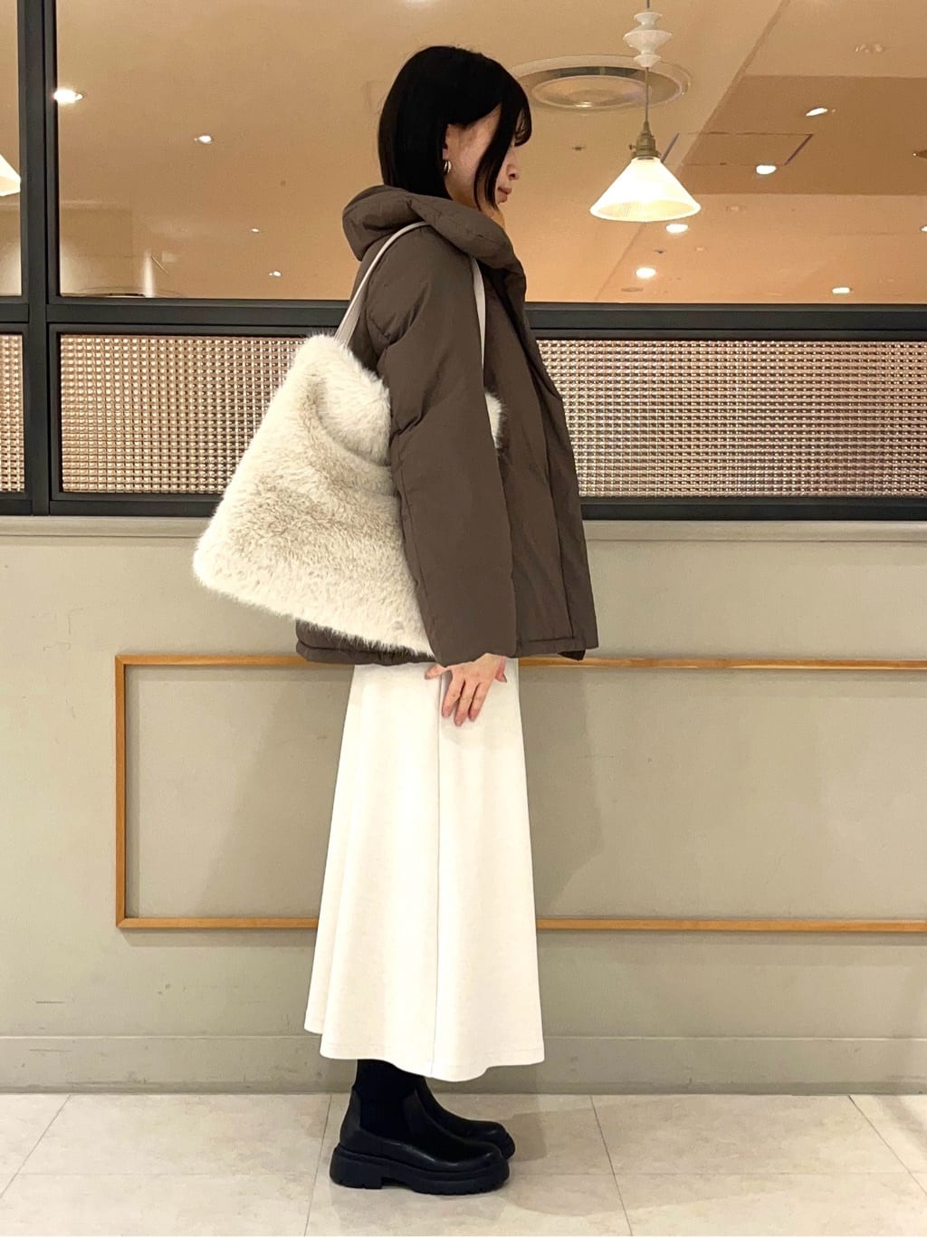 kumiさんの「INDIVI｜【撥水／洗える／デザイン衿】ステッチレス ショートダウンコート」を使ったコーディネート