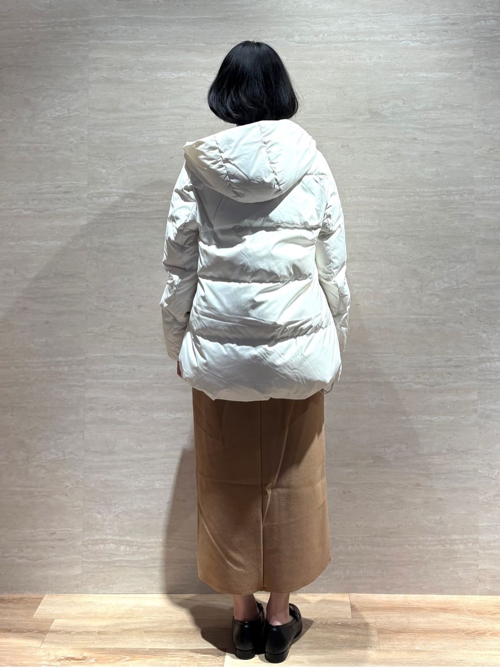JIMAさんの「OPAQUE.CLIP｜撥水フードミドルダウンコート【防風／抗菌防臭／洗濯機OK】《S～LL》」を使ったコーディネート