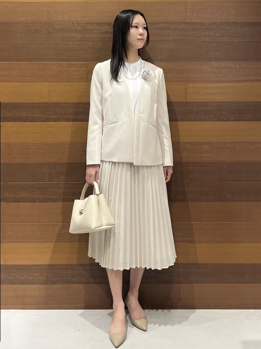 さやさんの「OPAQUE.CLIP｜《通勤／セットアップ対応》 Vネックジャケット／ダブルクロス【洗濯機OK】」を使ったコーディネート