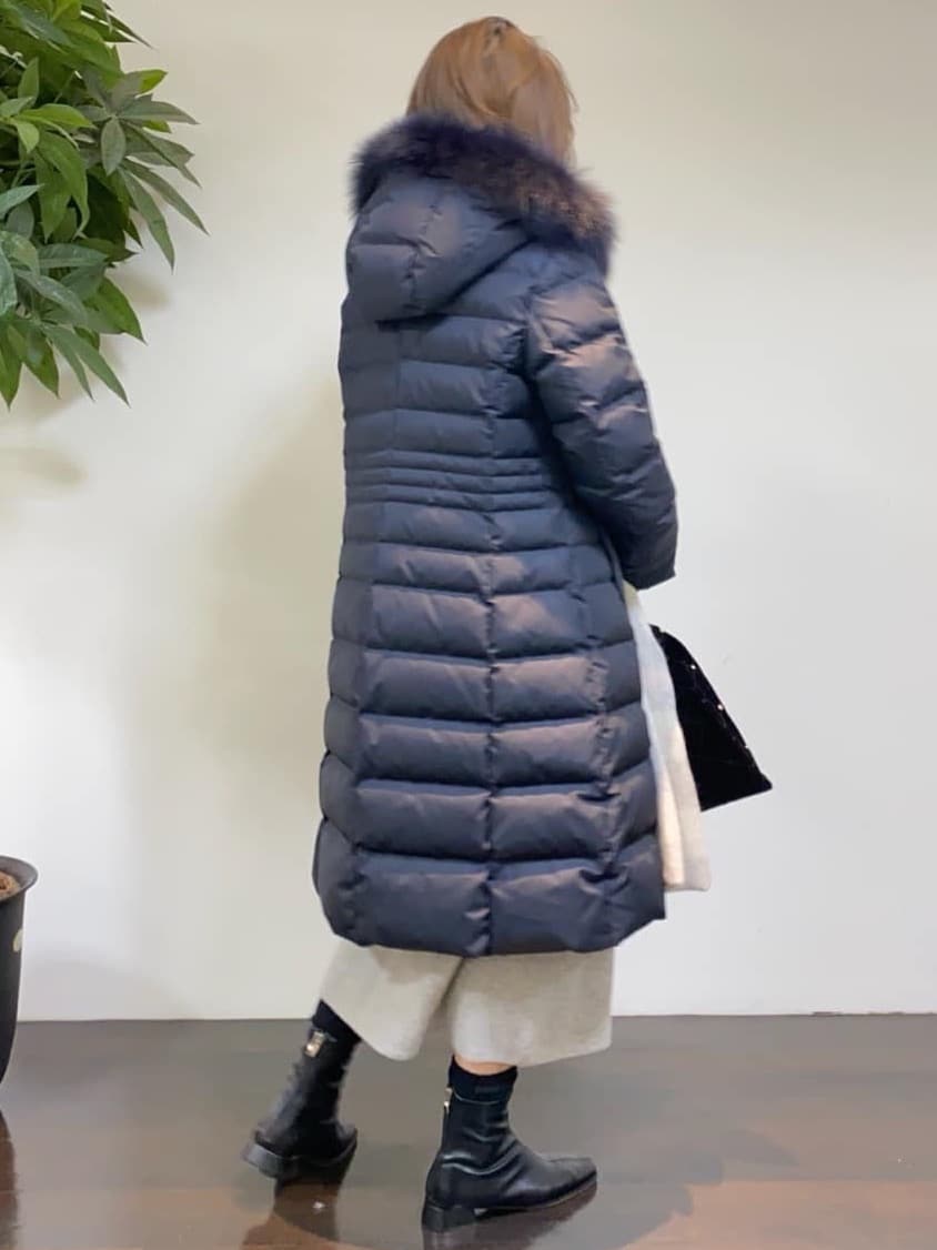 tomoさんの「UNTITLED｜【ロング丈/ゆったりシルエット】テントライン ニットワンピース」を使ったコーディネート