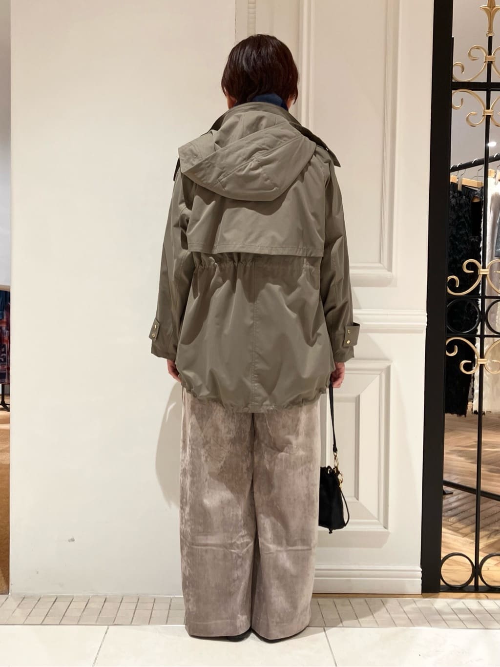 TAJIさんの「DRESSTERIOR｜ソフト別珍イージーパンツ」を使ったコーディネート