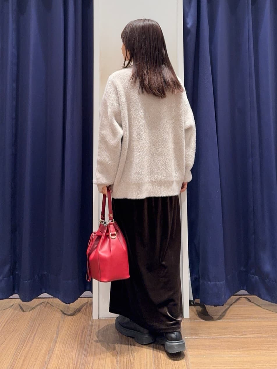 cherryさんの「THE SHOP TK｜ベルベットフェザー ロゴニットプルオーバー」を使ったコーディネート