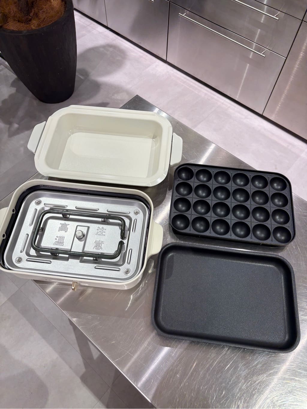 muuさんの「212 KITCHEN STORE｜コンパクトホットプレート　ＷＨ ＜BRUNO ブルーノ＞」を使ったコーディネート