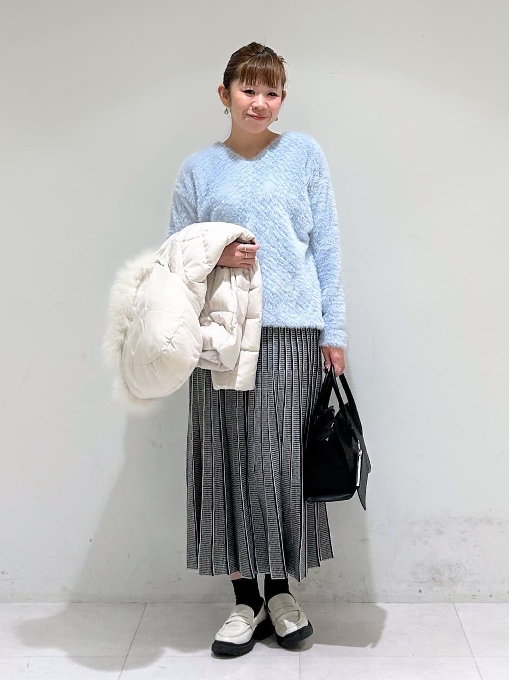 tsuyuさんの「INDIVI｜◆【合皮／マルチWAY／サブバッグ付】ミニショルダーバッグ」を使ったコーディネート