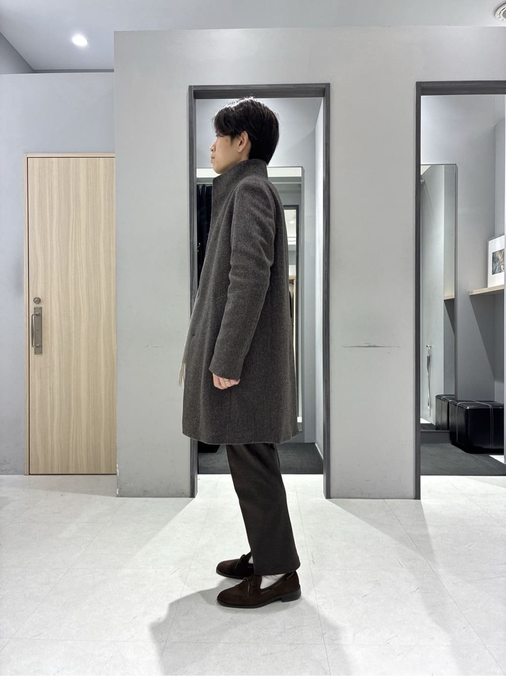 わいずみさんの「TAKEO KIKUCHI｜カシミヤブレンド ビーバー調ピンヘッドスタンドカラーコート」を使ったコーディネート