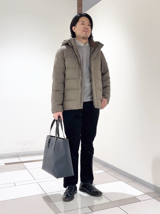 及川さんの「TAKEO KIKUCHI｜カラーコンビ ダウンブルゾン」を使ったコーディネート
