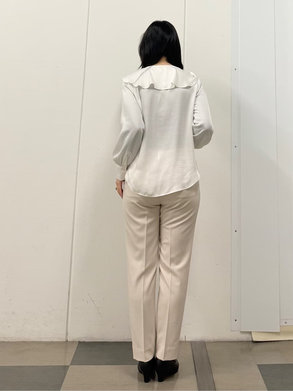 mizukiさんの「INDIVI｜【洗える／UVケア／スーツ】ストレッチノーカラージャケット」を使ったコーディネート