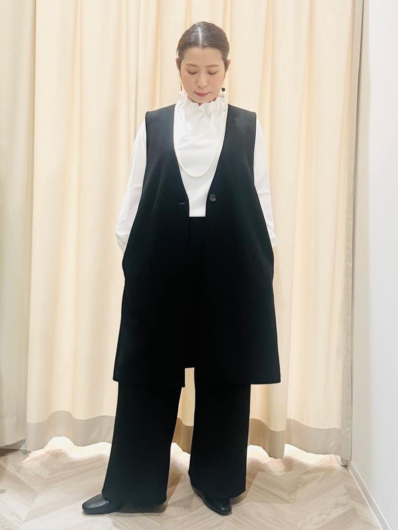 ちはるさんの「SHOO･LA･RUE｜【洗濯機可/セットアップ可/S-3L】きちんと楽に。カットジョーゼットノーカラージャケット」を使ったコーディネート