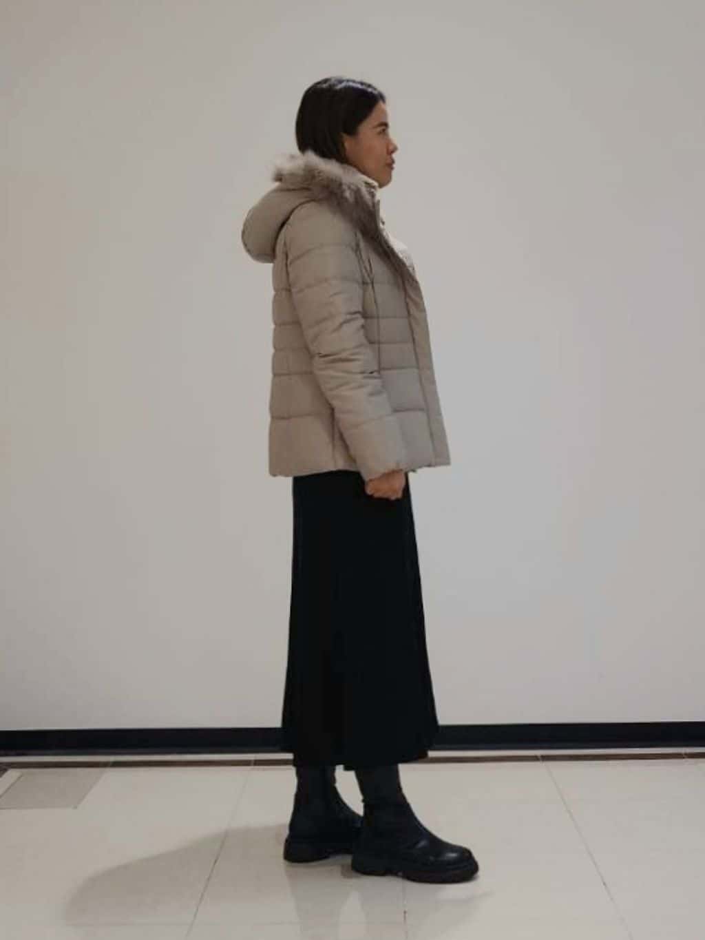 eriさんの「INDIVI｜【名品／撥水／抗菌防臭】ショート丈リサイクルダウンコート」を使ったコーディネート