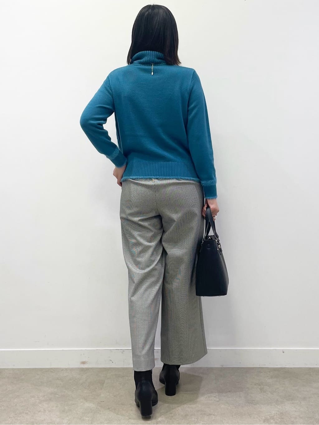 あやたかさんの「Reflect｜【ほんのりラメ感◎】ふわふわフェザーヤーンハイネックニット」を使ったコーディネート