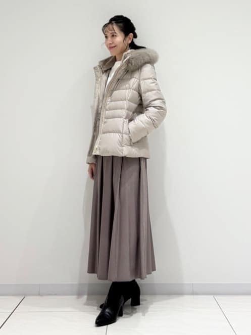 kayoさんの「INDIVI｜【名品／撥水／抗菌防臭】ショート丈リサイクルダウンコート」を使ったコーディネート