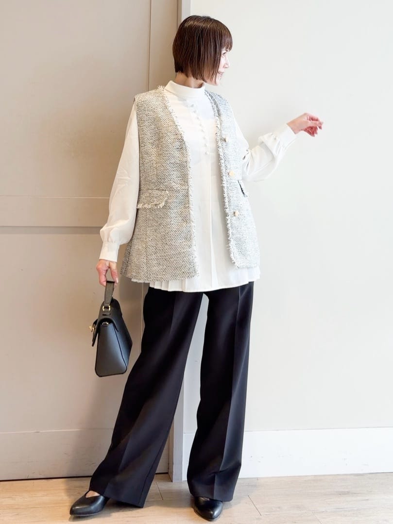 yamakoさんの「grove｜【マシンウォッシュ/防シワ/UVカット】裾プリーツ取り外しボウタイブラウス」を使ったコーディネート