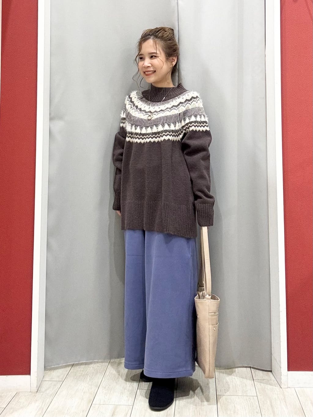 shioさんの「SHOO･LA･RUE｜【洗濯機可/撥水】フェイクファーフード ロングダウン」を使ったコーディネート