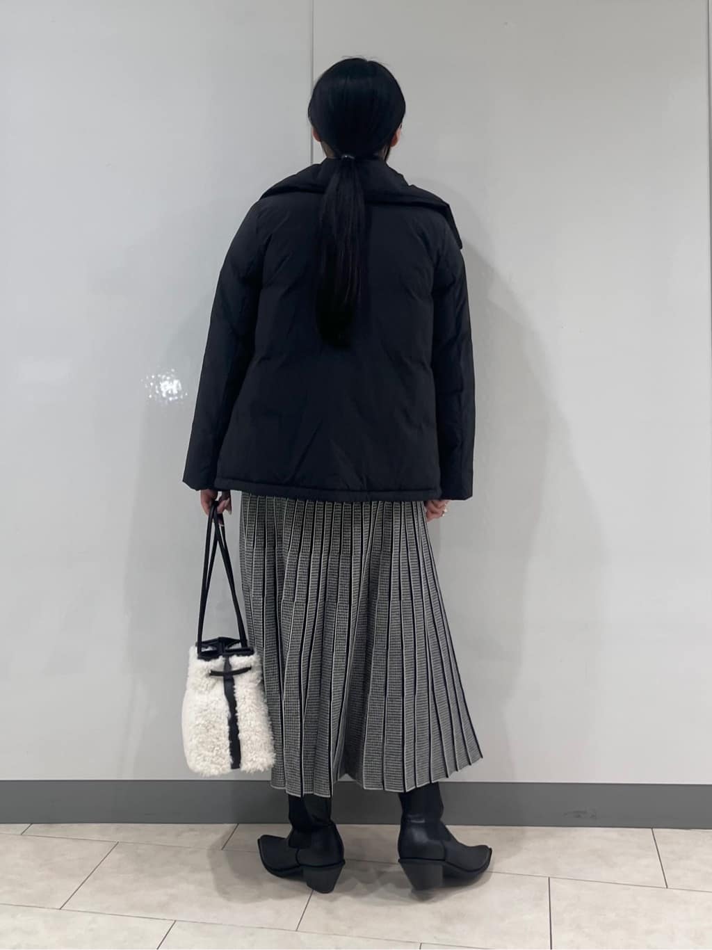 hasuさんの「INDIVI｜【洗える】エアリーシャギートップス」を使ったコーディネート