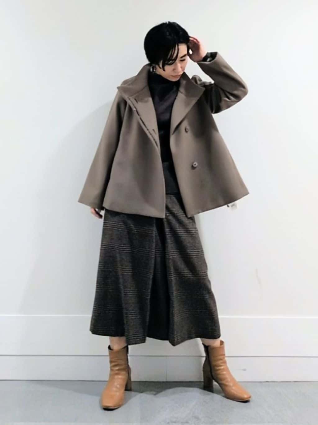 ミズタさんの「UNTITLED｜【着回しが効く／オンオフアウター】ウールショートコート」を使ったコーディネート