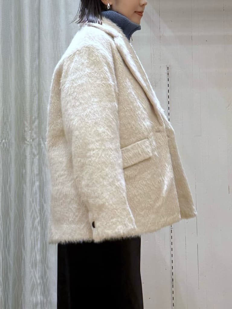 chさんの「THE SHOP TK｜纏うだけで大人上品 シャギーチェスターハーフコート」を使ったコーディネート