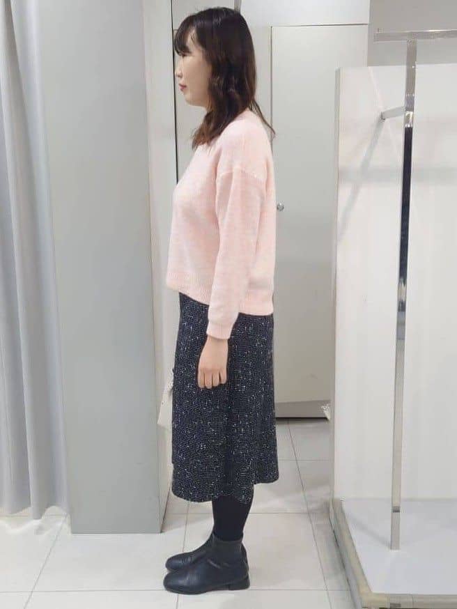 AZUSAさんの「Reflect｜【選べる5色／ゆったりシルエット】Vネックスパンコールニット」を使ったコーディネート