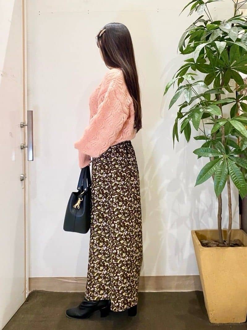 AYUMIさんの「SHOO･LA･RUE｜【S-LL】ふんわり大人の 透かし編みニット」を使ったコーディネート
