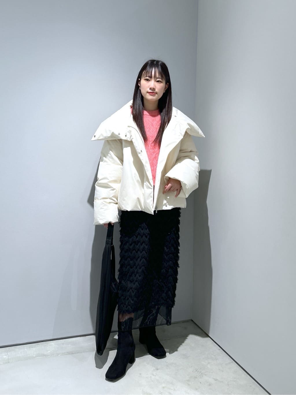 Renoさんの「INDIVI｜3WAYスタンドカラーショートダウン【凹凸素材】」を使ったコーディネート