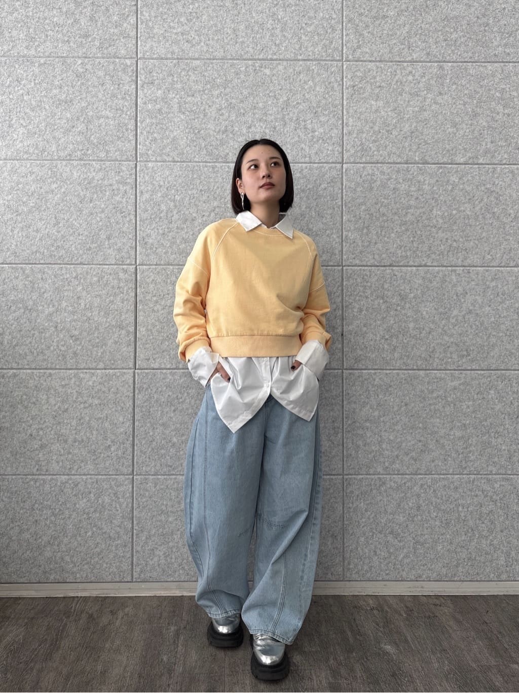 ayanoさんの「INDIVI｜ワイドスリーブカラースウェット」を使ったコーディネート