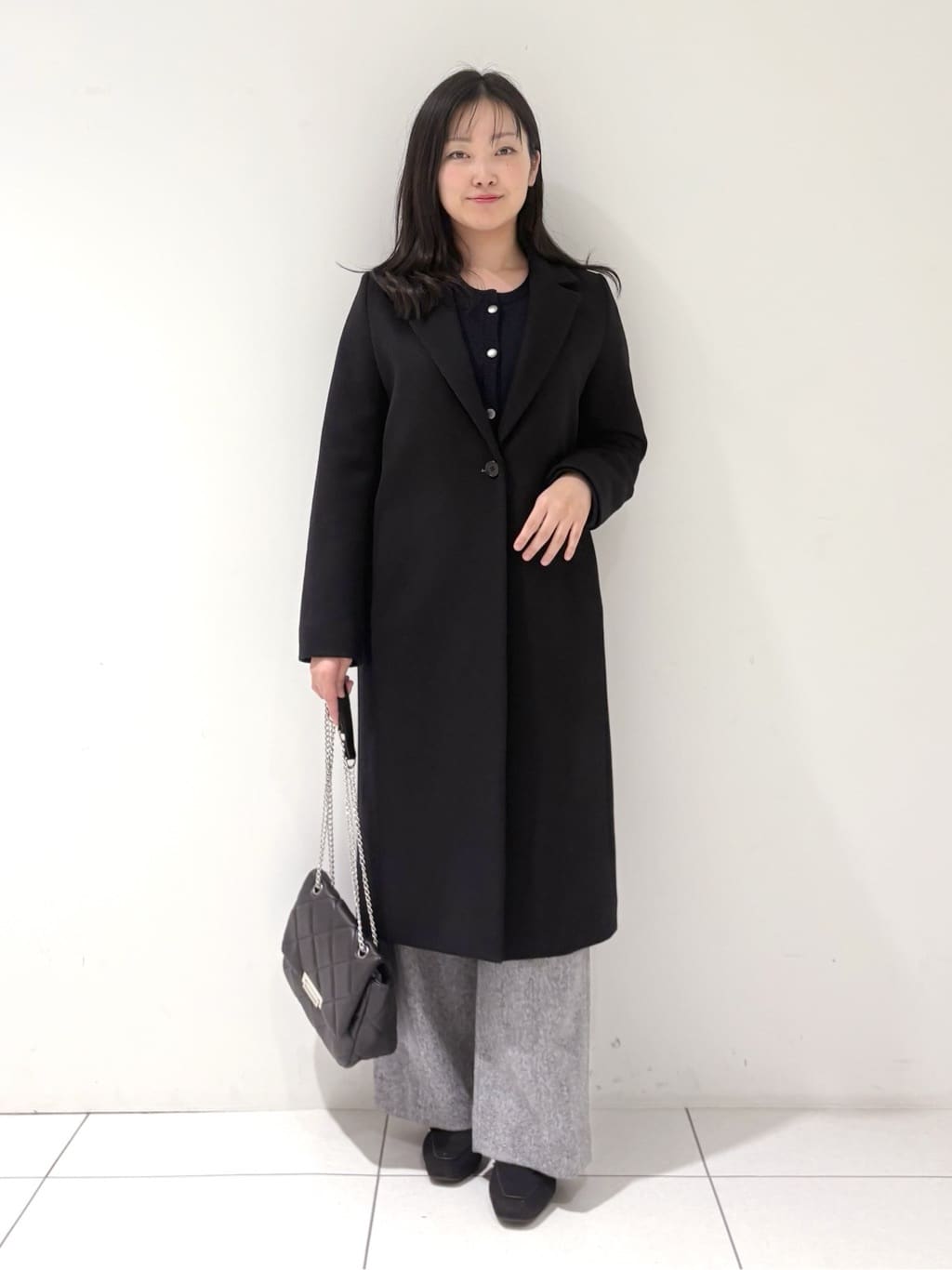 momokoさんの「INDIVI｜【名品コート／日本製】ウール100％チェスターコート」を使ったコーディネート