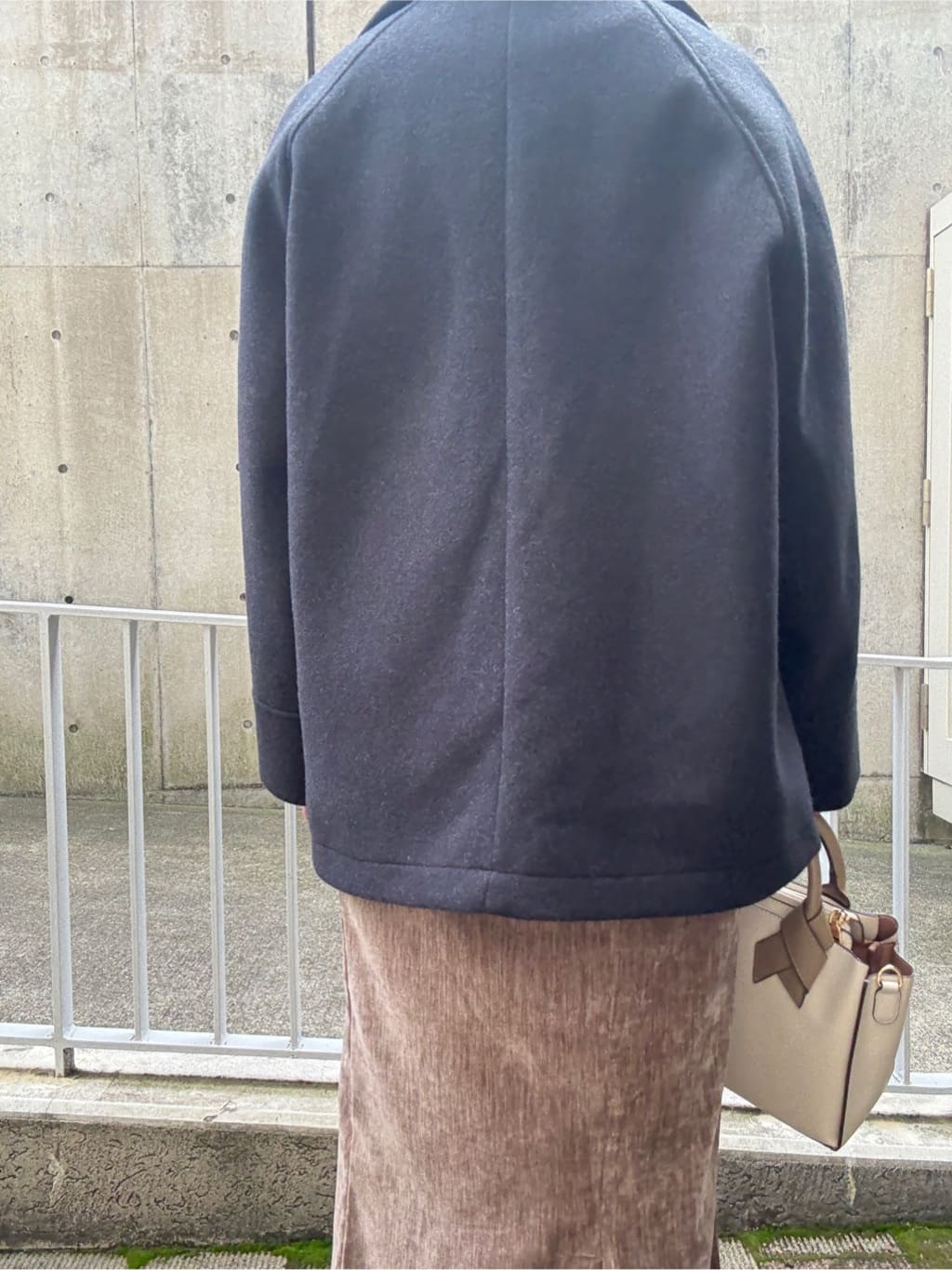 chさんの「THE SHOP TK｜【インしないで着られる】金ボタン ハイネックニット/毛玉になりにくい/静電気防止/洗濯機OK」を使ったコーディネート