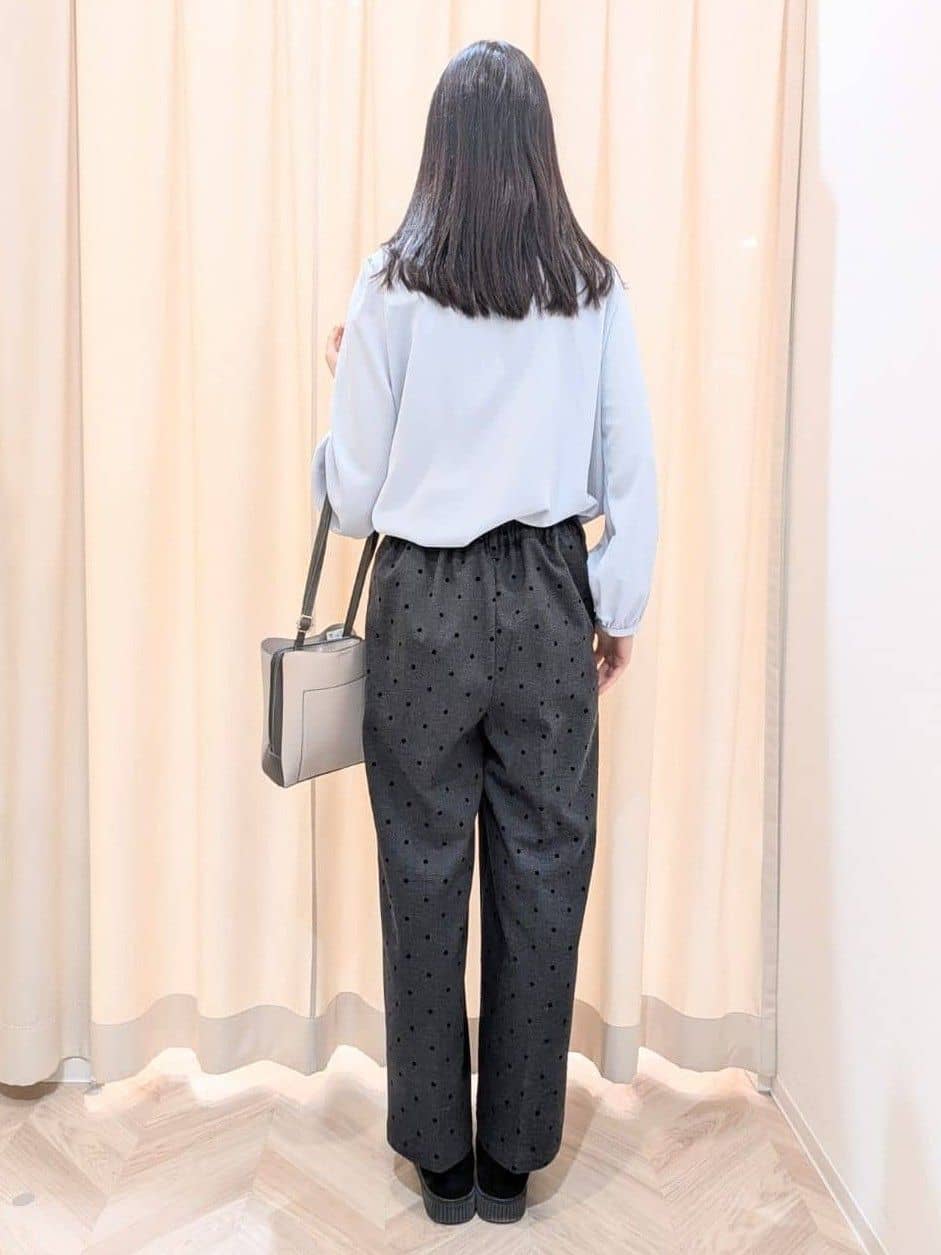 hinaさんの「SHOO･LA･RUE｜【S-LL】きれい見えも叶う フロッキードットワイドパンツ」を使ったコーディネート