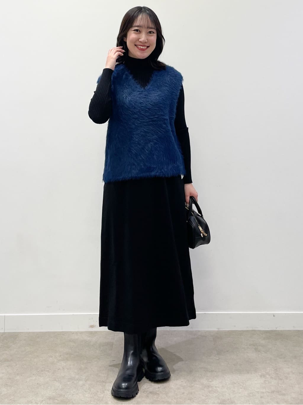 yukariさんの「Dessin｜【2点セット・洗える】シャギーベストニットワンピース」を使ったコーディネート