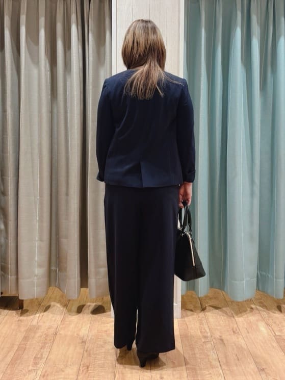 HANAさんの「SHOO･LA･RUE｜【洗濯機可/セットアップ可/S-3L】きちんと楽に。カットジョーゼットノーカラージャケット」を使ったコーディネート