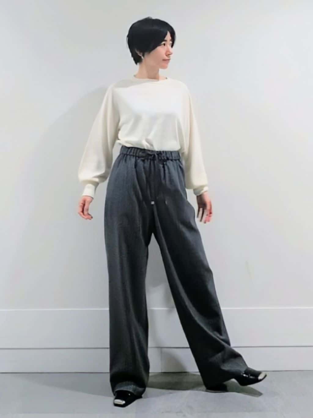 ミズタさんの「UNTITLED｜【8色展開／コンパクト丈】レーヨン混 コクーンニット」を使ったコーディネート