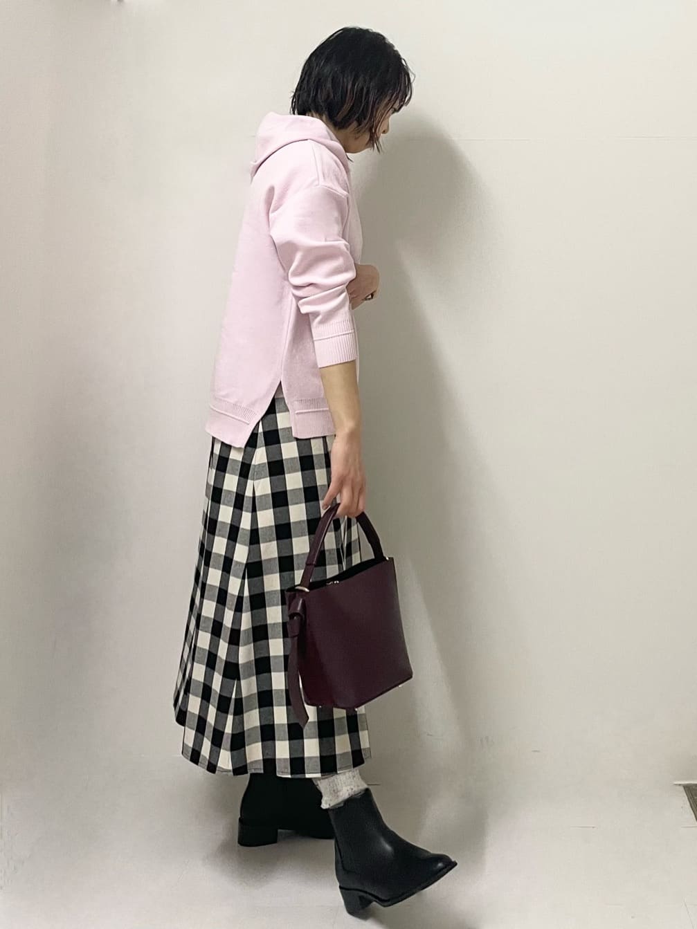 ISOさんの「Dessin｜【洗える／体型カバー】ちょうどいいニットパーカ」を使ったコーディネート