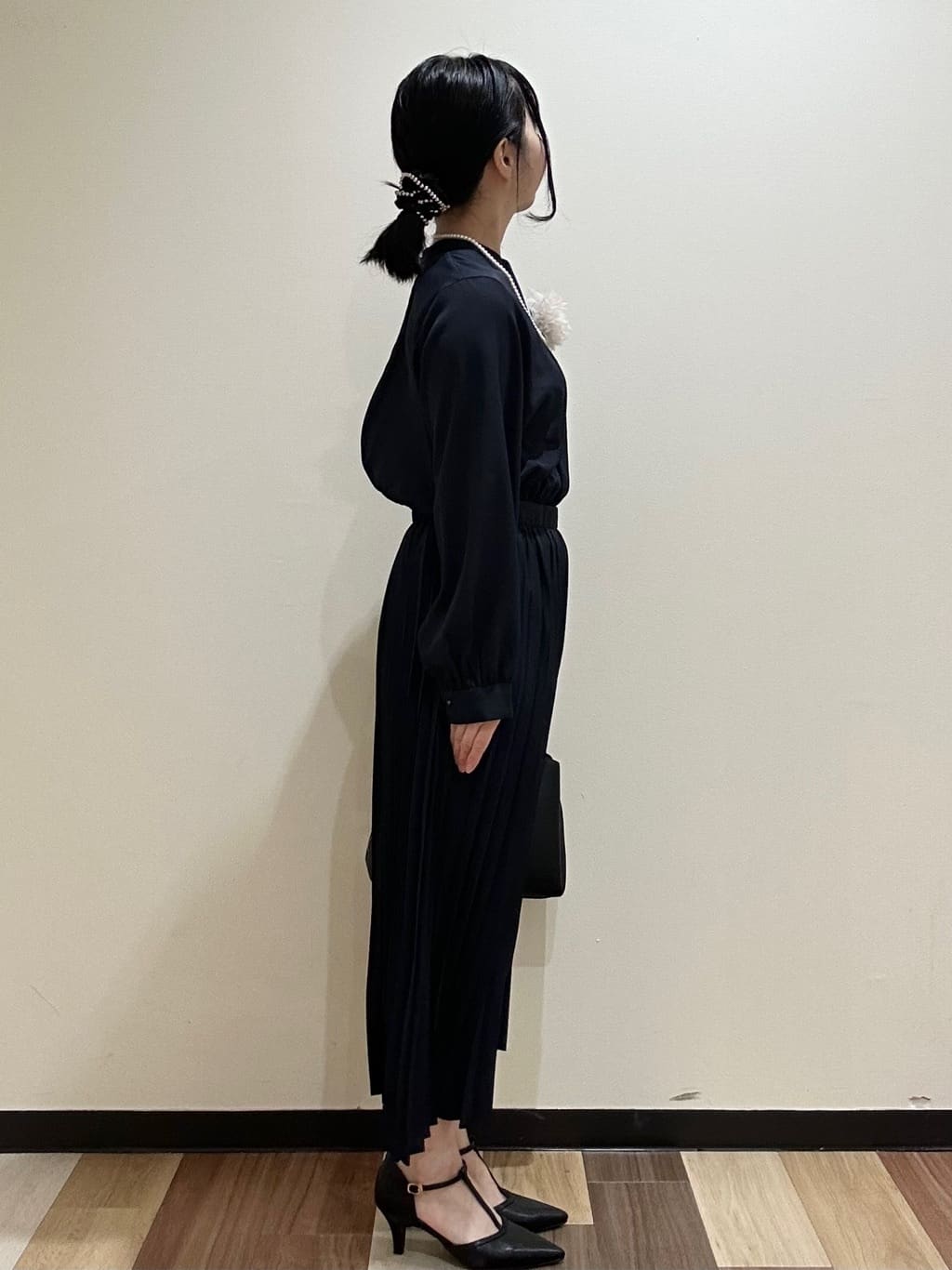 T.eさんの「OPAQUE.CLIP｜《通勤対応》ジョーゼットプリーツワンピース【洗濯機OK】」を使ったコーディネート