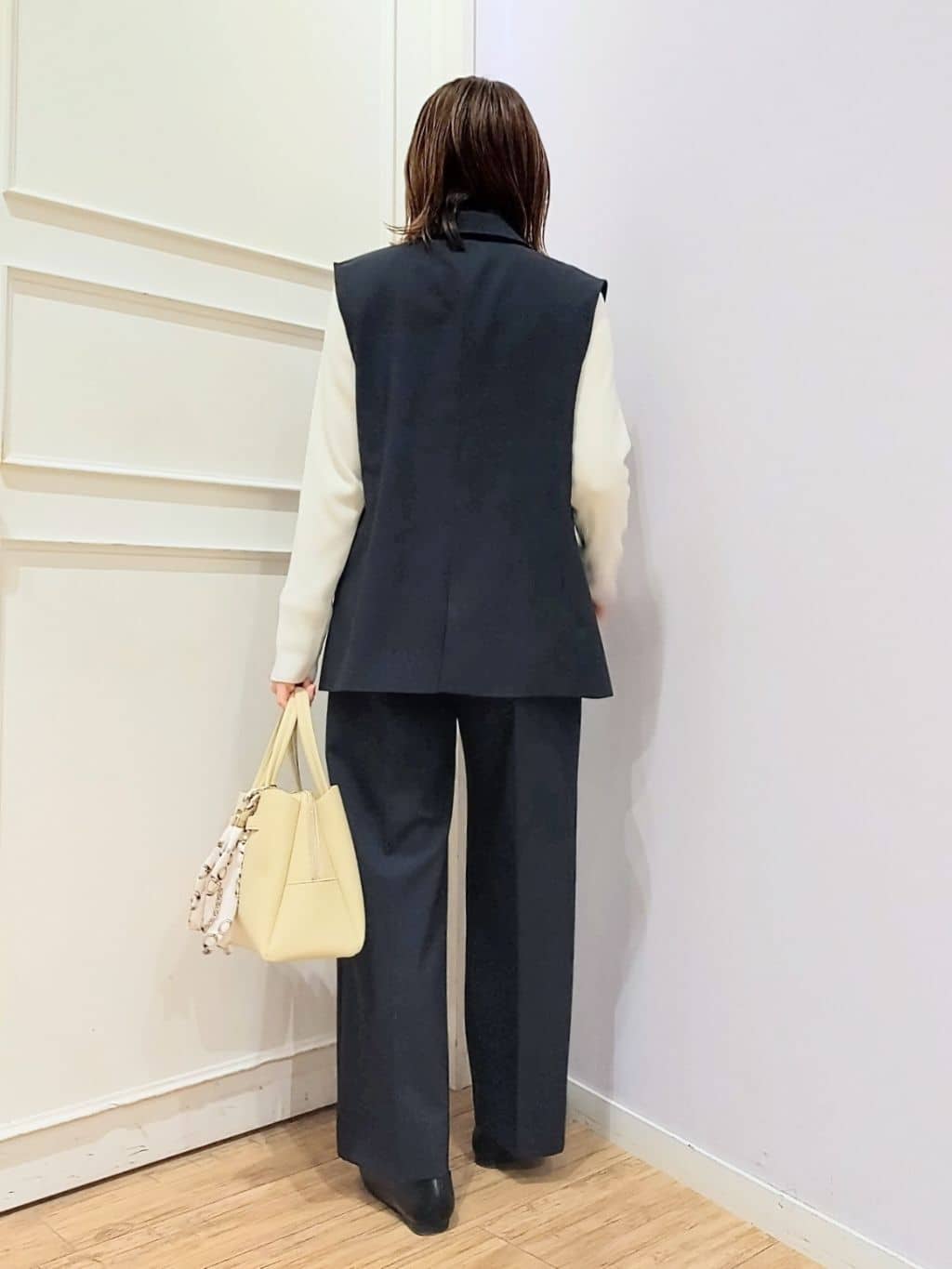 miomioさんの「SHOO･LA･RUE｜【セットアップ可/S-LL/洗濯機可】サッと羽織ってこなれ見え ダブルブレストジレ」を使ったコーディネート