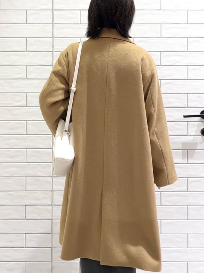 しおりさんの「OPAQUE.CLIP｜カシミヤブレンドウールチェスターコート」を使ったコーディネート