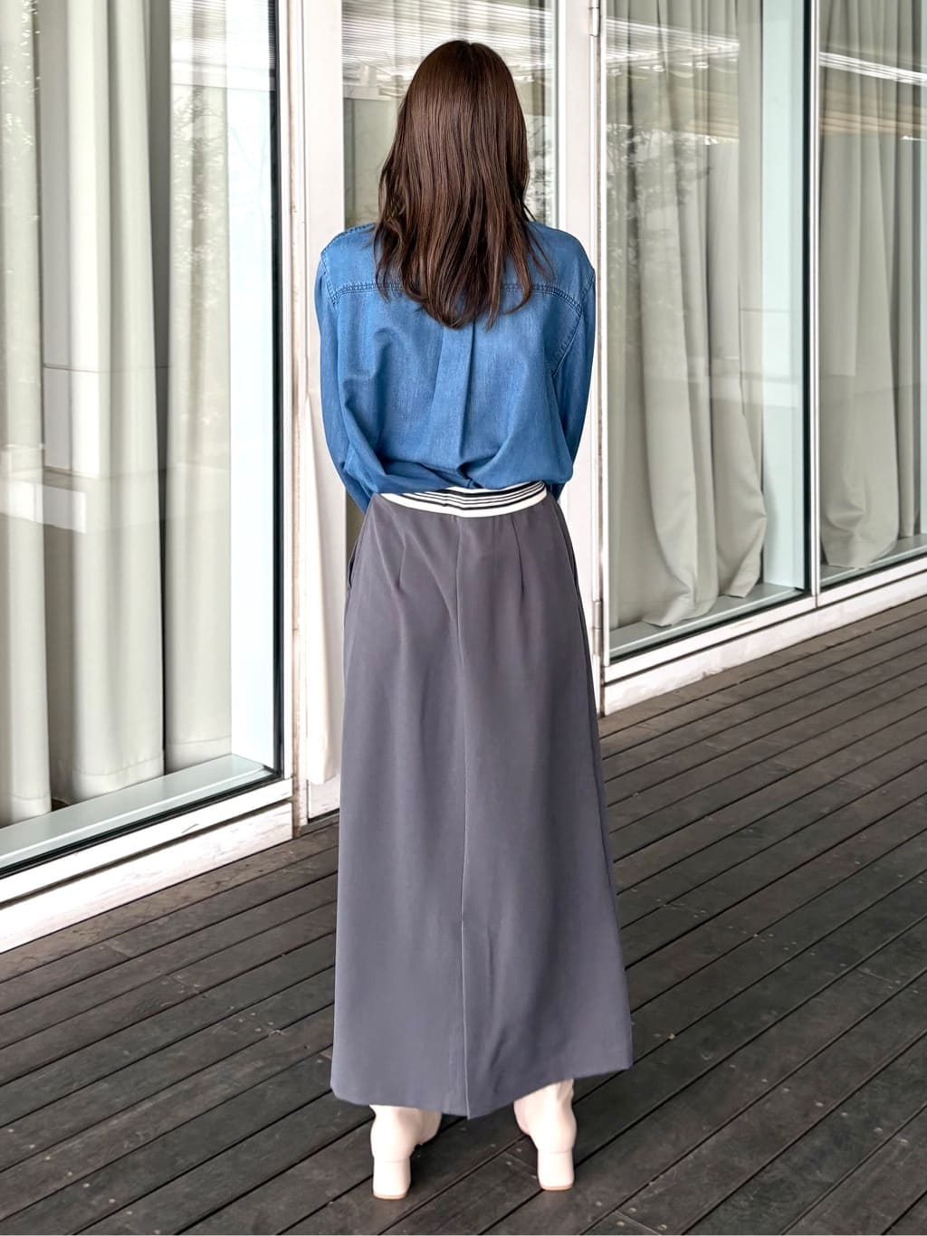 めぐさんの「OPAQUE.CLIP｜セルロース混デニムフリルブラウス【洗濯機OK】」を使ったコーディネート