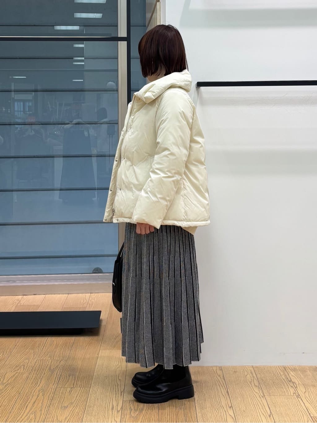 asamiさんの「INDIVI｜【洗える／選べる8色】トーンアップニット」を使ったコーディネート
